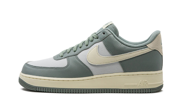 Air Force 1 Low LX "Mica Green"