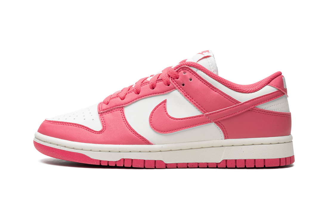 Nike Dunk Low. WMNS "Pink"