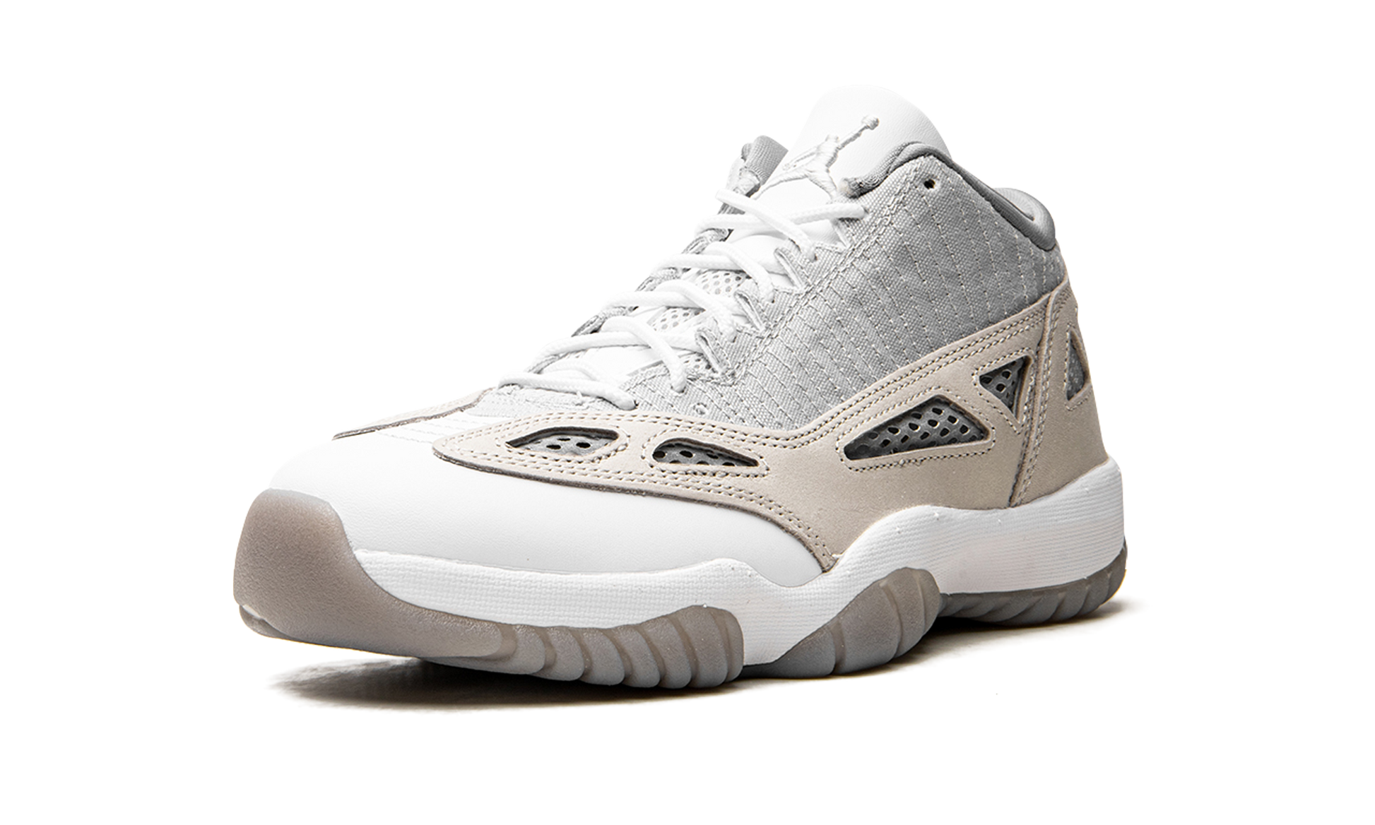 Air Jordan 11 Retro Low IE "'Light Orewood Brown'"