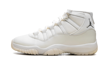 Jordan 11 WMNS "Pearl"