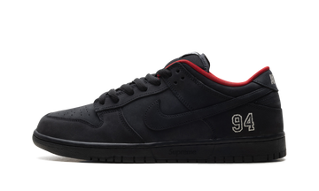 SB Dunk Low "Supreme - Black"
