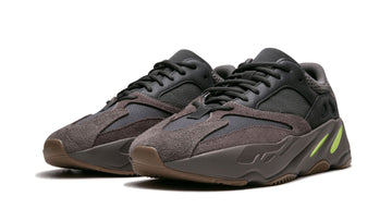 Yeezy 700 "Mauve"