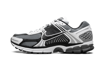 Zoom Vomero 5 SE SP "Black / Metallic Silver"