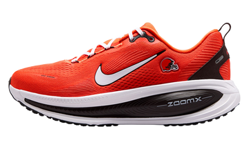 Vomero 18 "Cleveland Browns" IQ5885 800